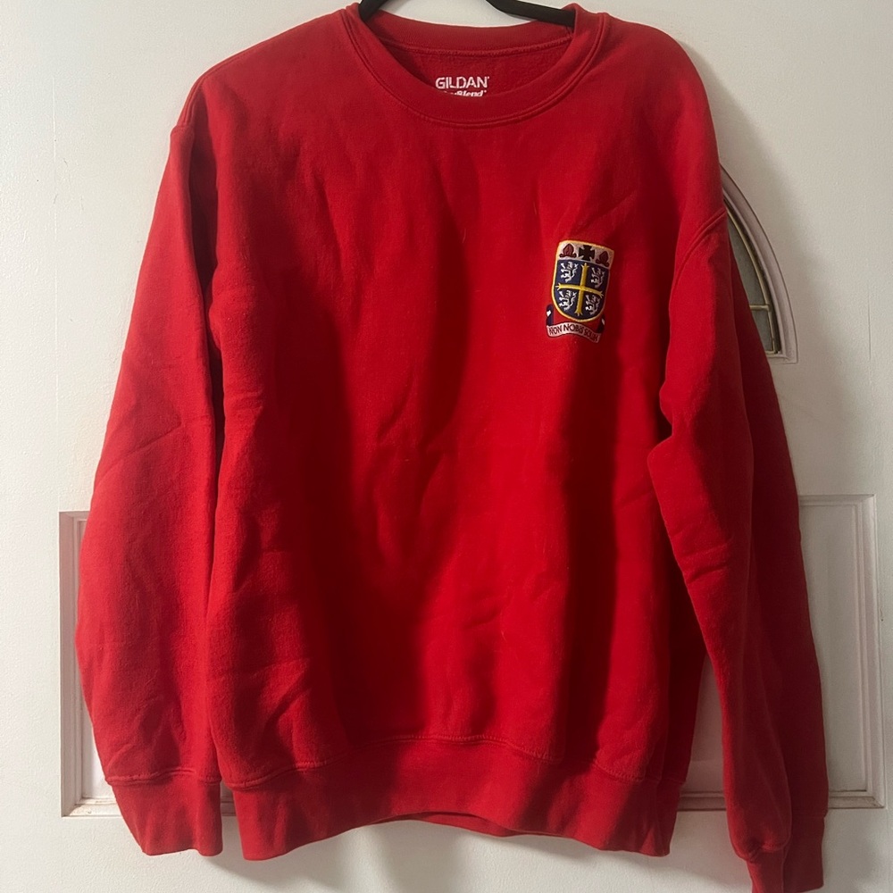 ❤️ red crewneck ❤️